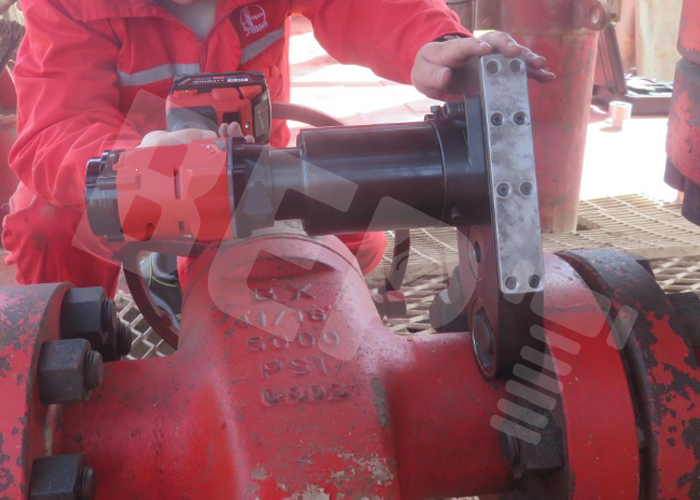 锂电数显扭矩扳手+闭口过桥